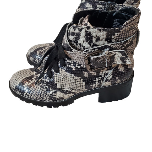 BCBGENERATION | Snakeskin Leather Ankle Boots Moto Combat Biker Chunky Size 8 - Picture 6 of 14